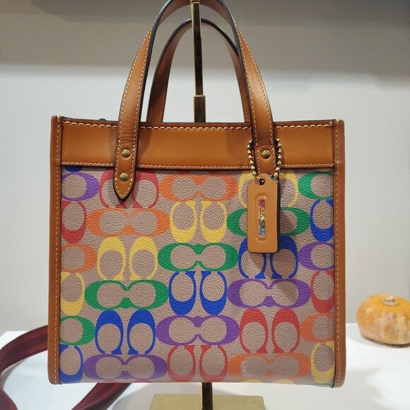 🍵Coach Field Tote 22 In Rainbow Signature Canvas c5142 - Picture 1 of 6
